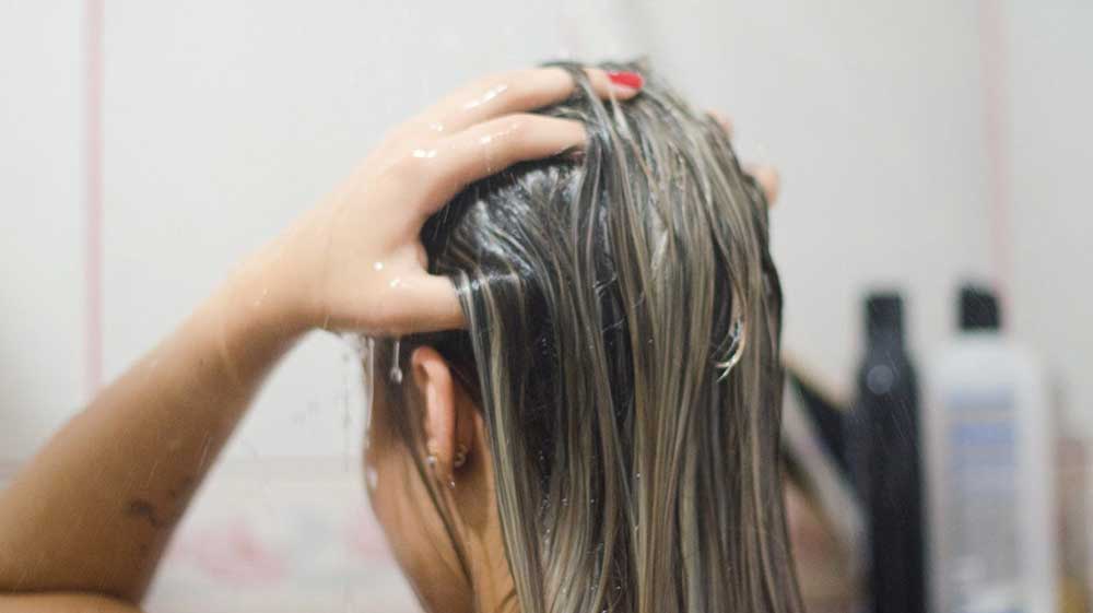 شستن موها بعد از رنگ کردن