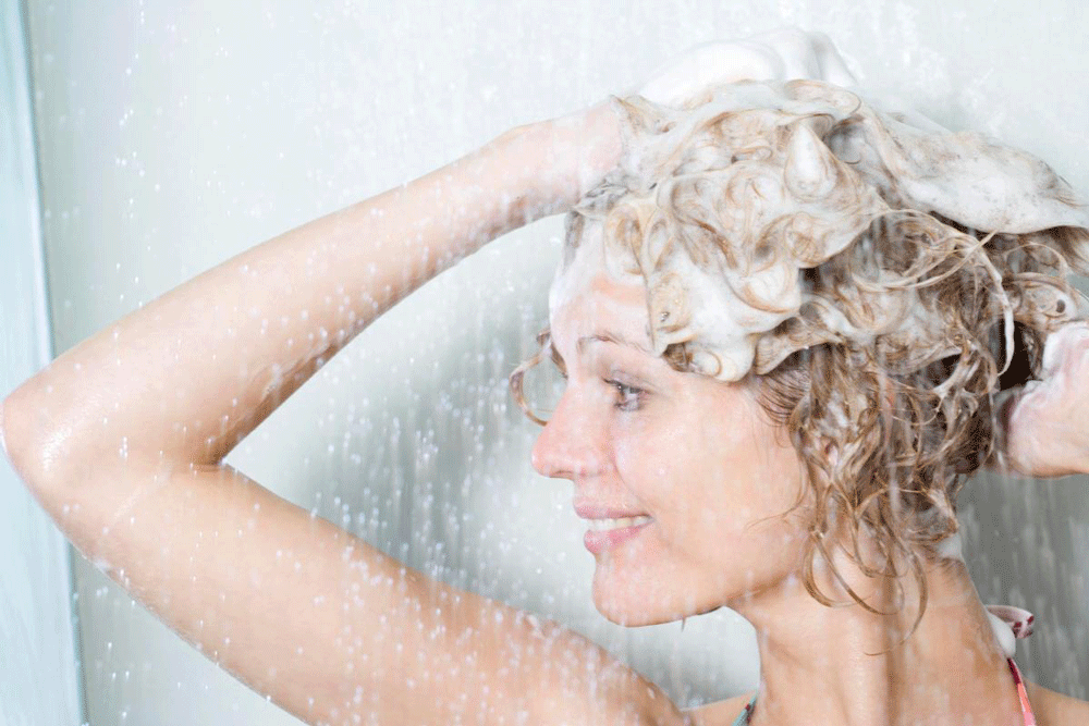 تمیز کردن مو و پوست سر با نمک